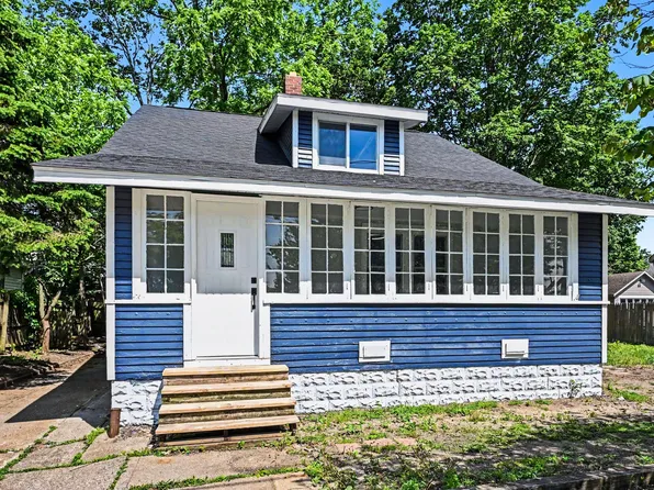 7 S 12th St, Niles, MI 49120