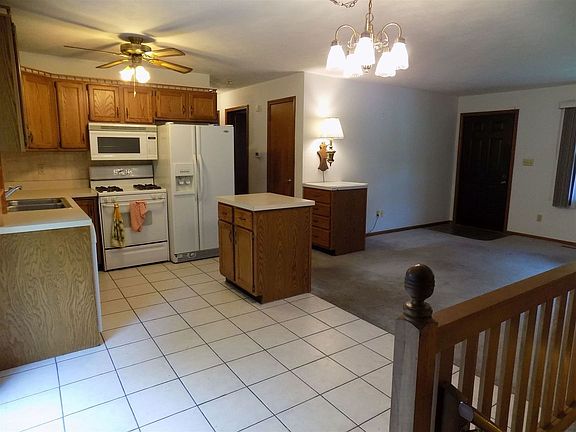 4th image of 23635 Florence Ave