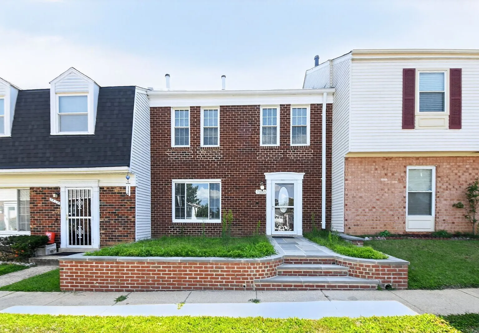 3 bed, 3.0 bath, 1452 sqft, $2,550 — Photo 1