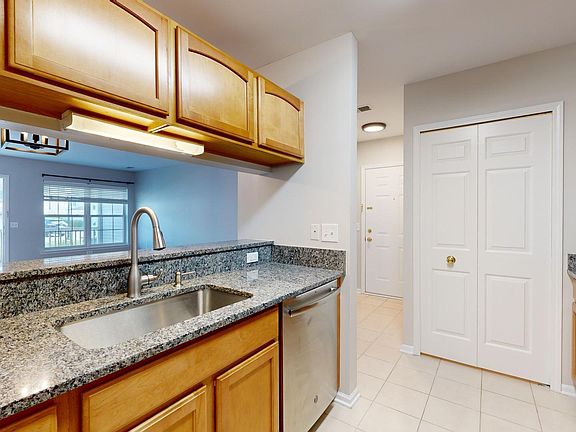 3rd image of 2774 S Knightsbridge Cir
