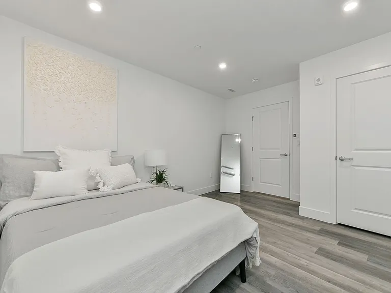 585 ESSEX STREET — Photo 77
