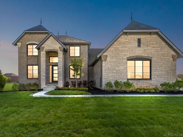 42528 Saddle Ln, Sterling Heights, MI 48314