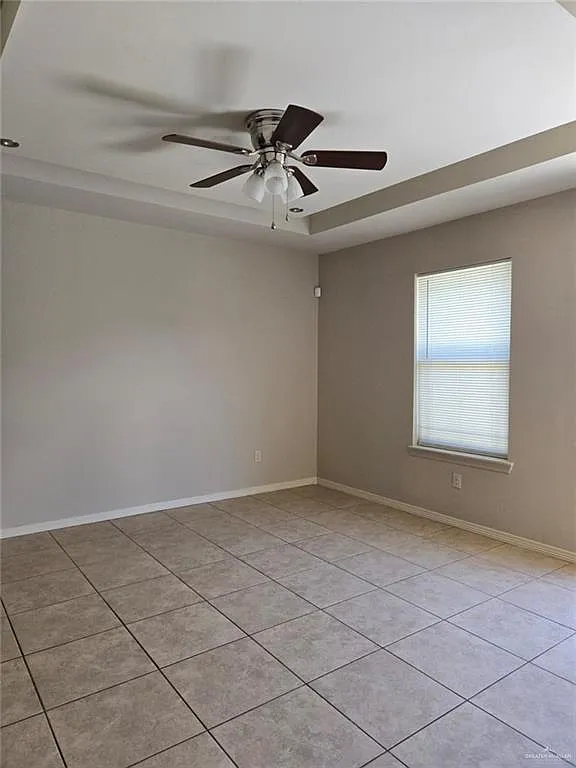 2 bed, 2.0 bath, 4256 sqft, $1,150 — Photo 4