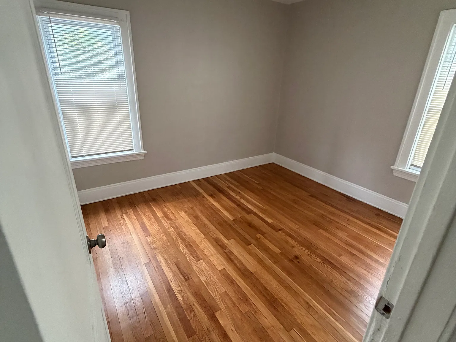 2 bed, $1,100 — Photo 2