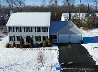 8 Autumn Gate Cir, Millbury, MA 01527