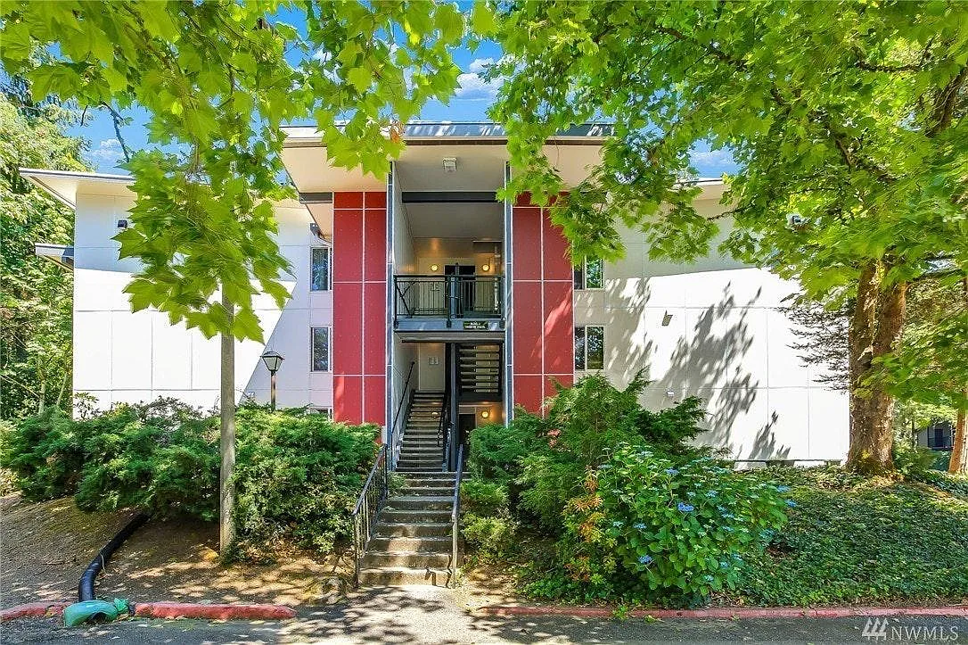 Building Photo - 14450 NE 31st St #J108