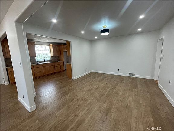 4th image of 408 E Elm St