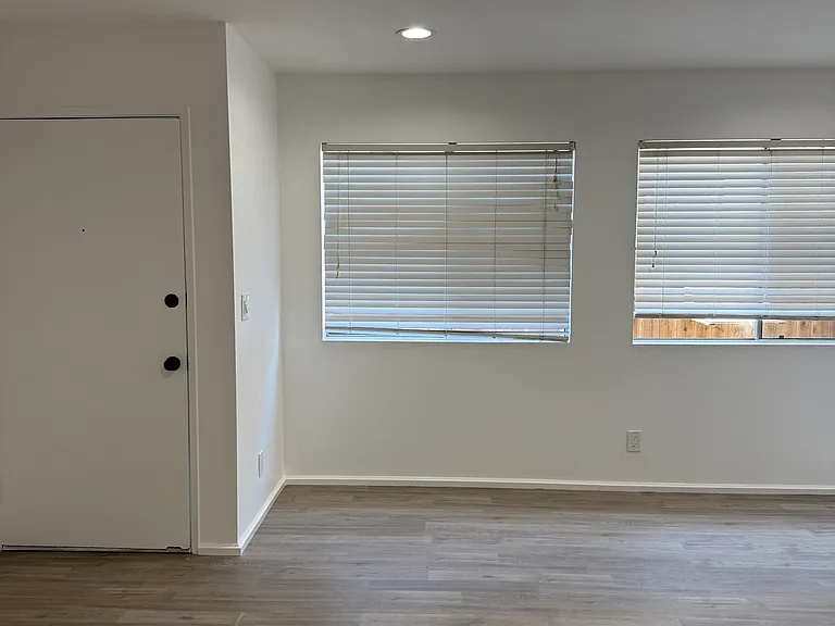 27011 Avenida Las Palmas #B — Photo 14