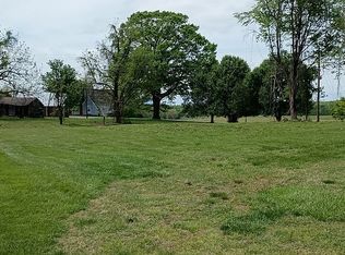 1051 Amostown Rd, Sandy Ridge, NC 27046