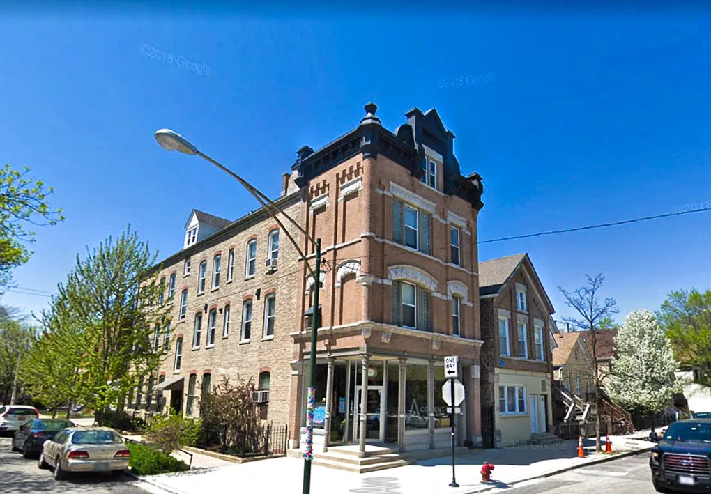 2100 N. Hoyne Ave. — Photo 1