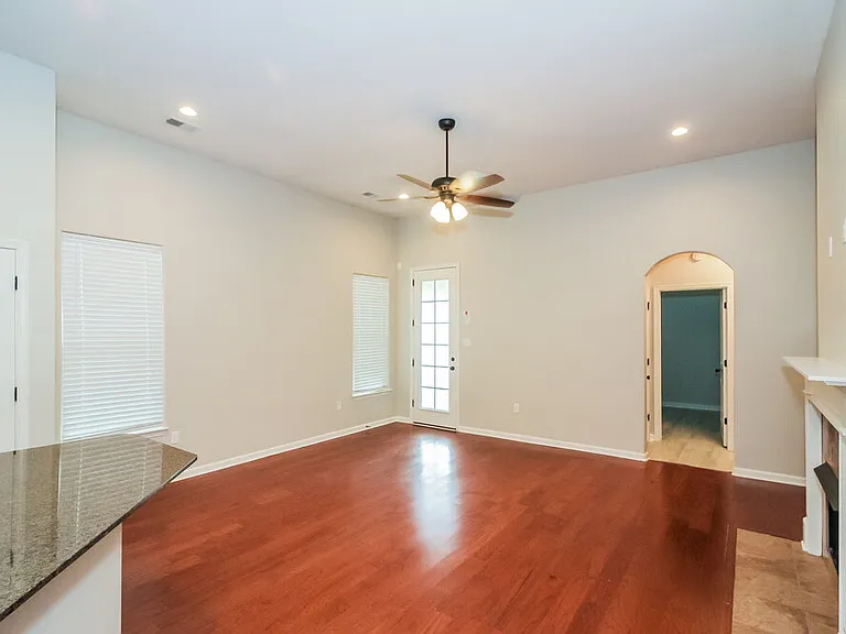 140 Hidden Meadows Ln — Photo 3