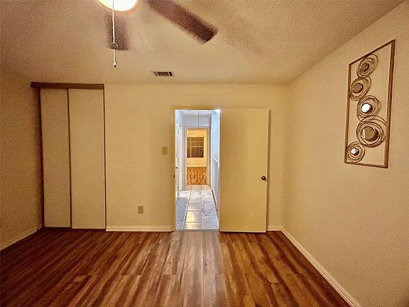 2nd image of 625 Carriagehouse Ln #G-1