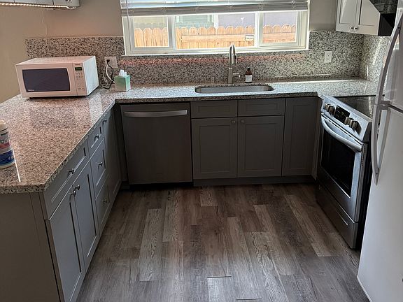 Kitchen upgraded Cabinet and Granite Countertop