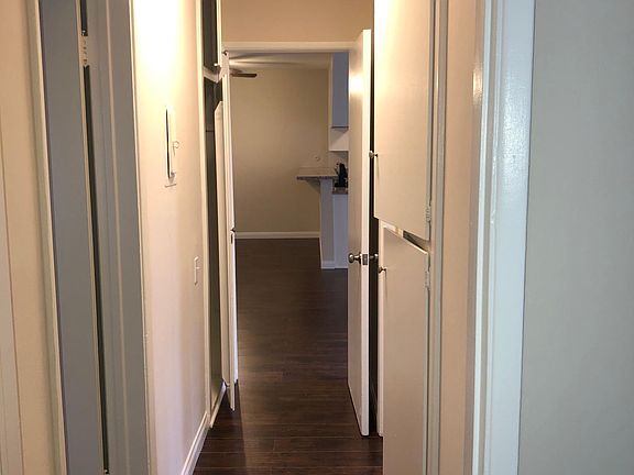 3rd image of 11004 Blix St APT 1E