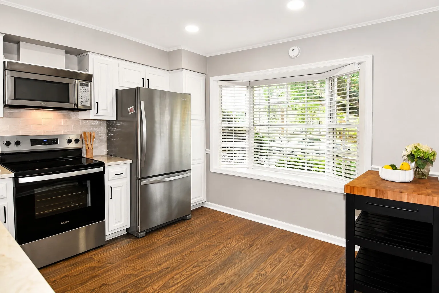 3 bed, 1950 sqft, $3,250 — Photo 3