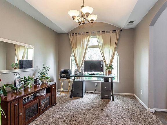 5th image of 2613 Whiteberry Dr
