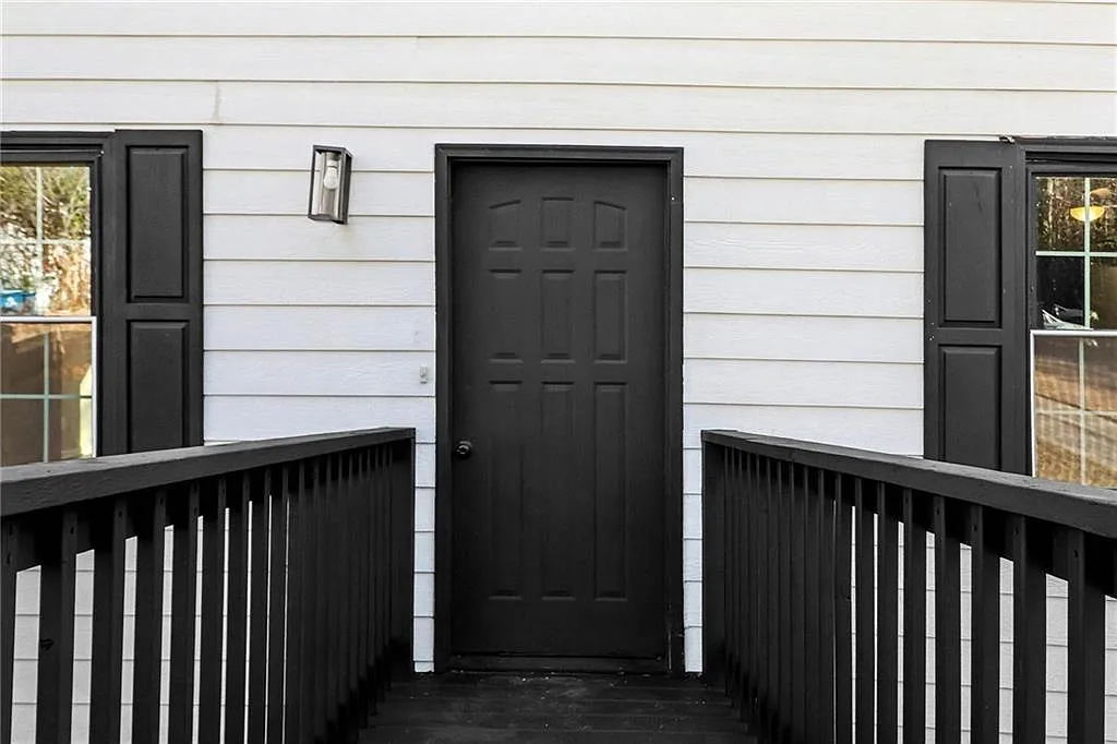 3 bed, 2.0 bath, 1465 sqft, $2,300 — Photo 3