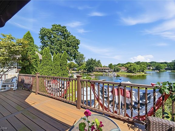 3rd image of 5629 N Island Dr NW