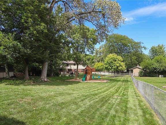 5th image of 653 Tealwood Dr