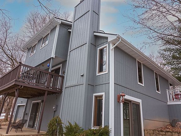 2nd image of 34462 Roseland Dr