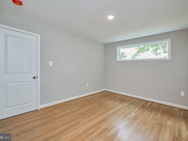 2123 N Early St — Photo 10