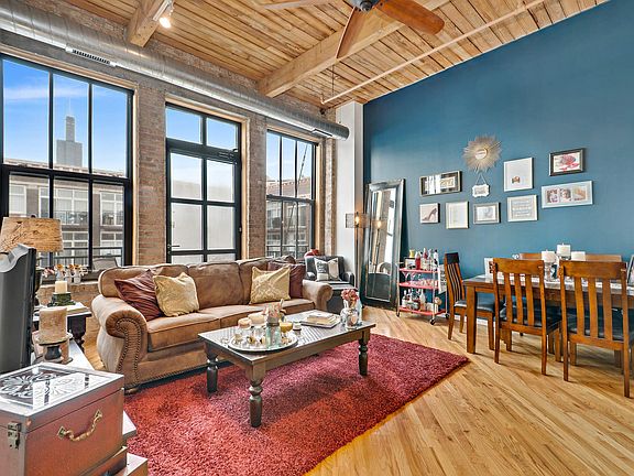 Living Room / Dining Room