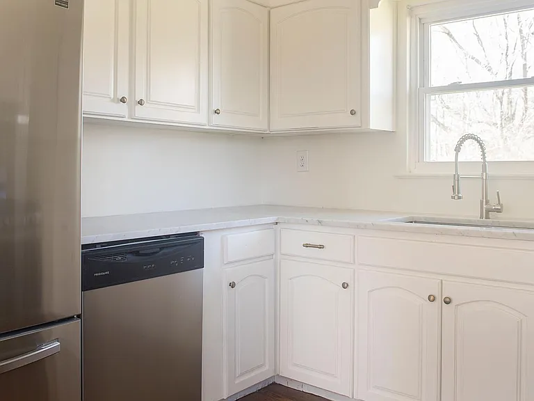 3952 Overheights Dr — Photo 8