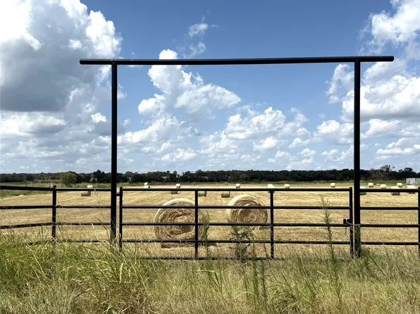 270 Walker Bend Rd, Weatherford, TX 76088