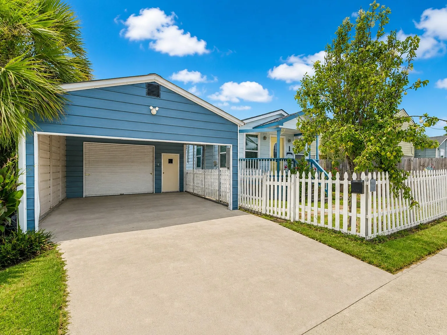 2 bed, 2.0 bath, 1152 sqft, $1,750 — Photo 2