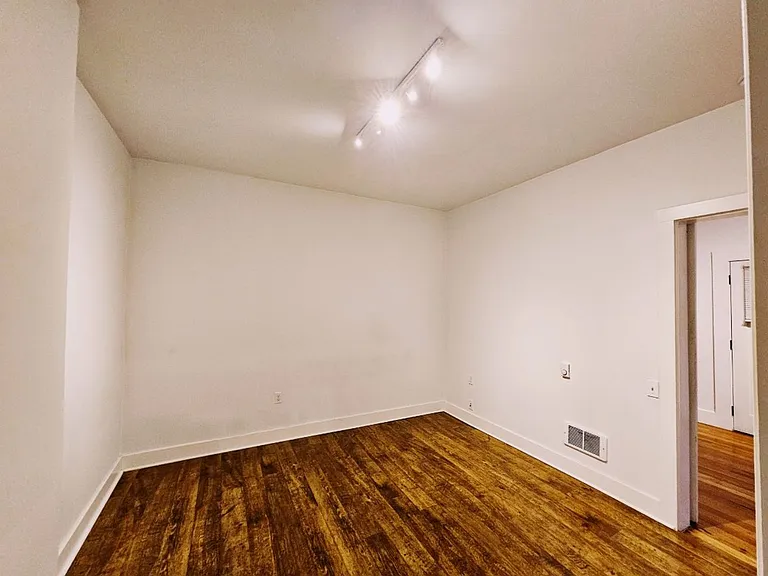 324 - Pelto Properties, LLC — Photo 11
