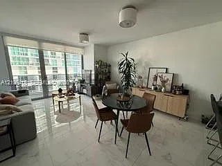 Aria On The Bay Condo — Photo 4
