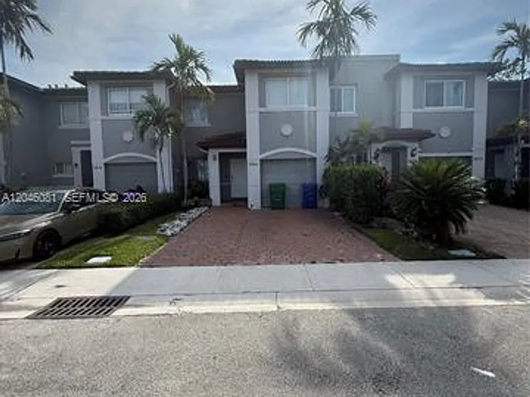 2864 SW 129th Ave — Photo 3