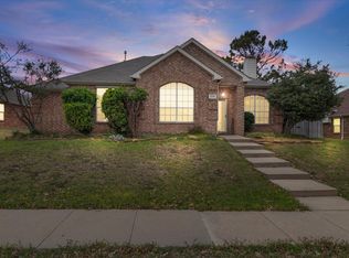 208 Williamsburg Dr, Van Alstyne, TX 75495