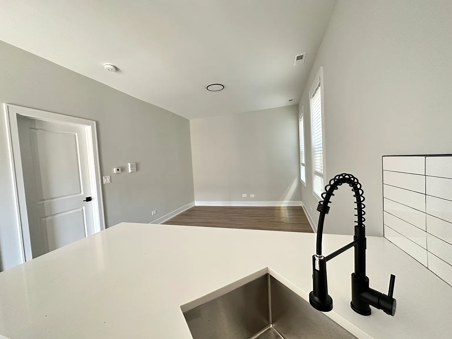 1 bed, 750 sqft, $1,295 — Photo 4