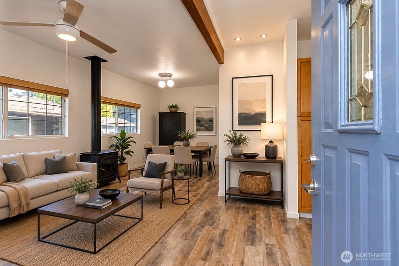 5th image of 622 2nd Avenue S