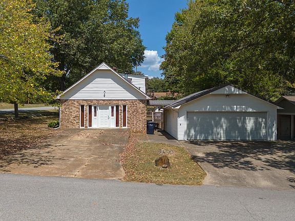 2nd image of 3015 Debra St