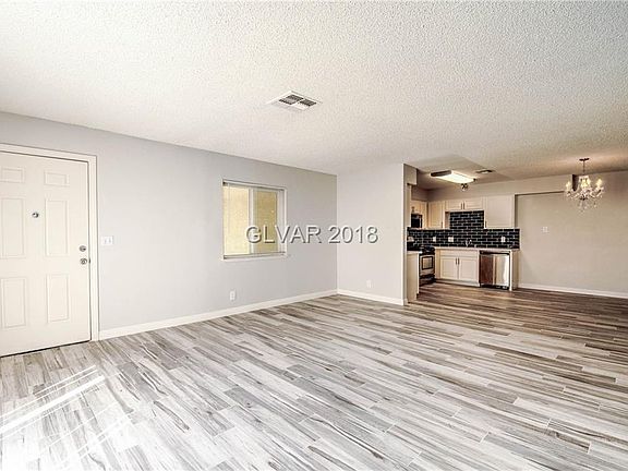 4th image of 124 Edelweiss St