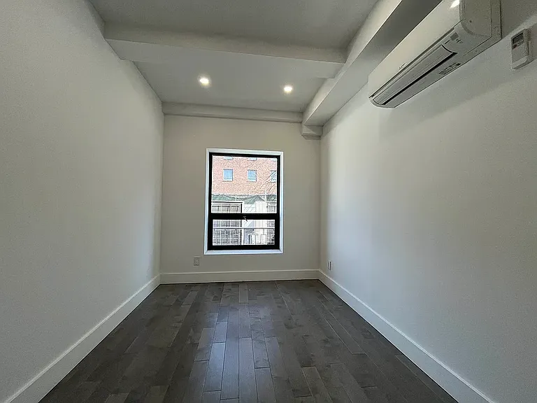 2113 5th Ave #1R — Photo 4