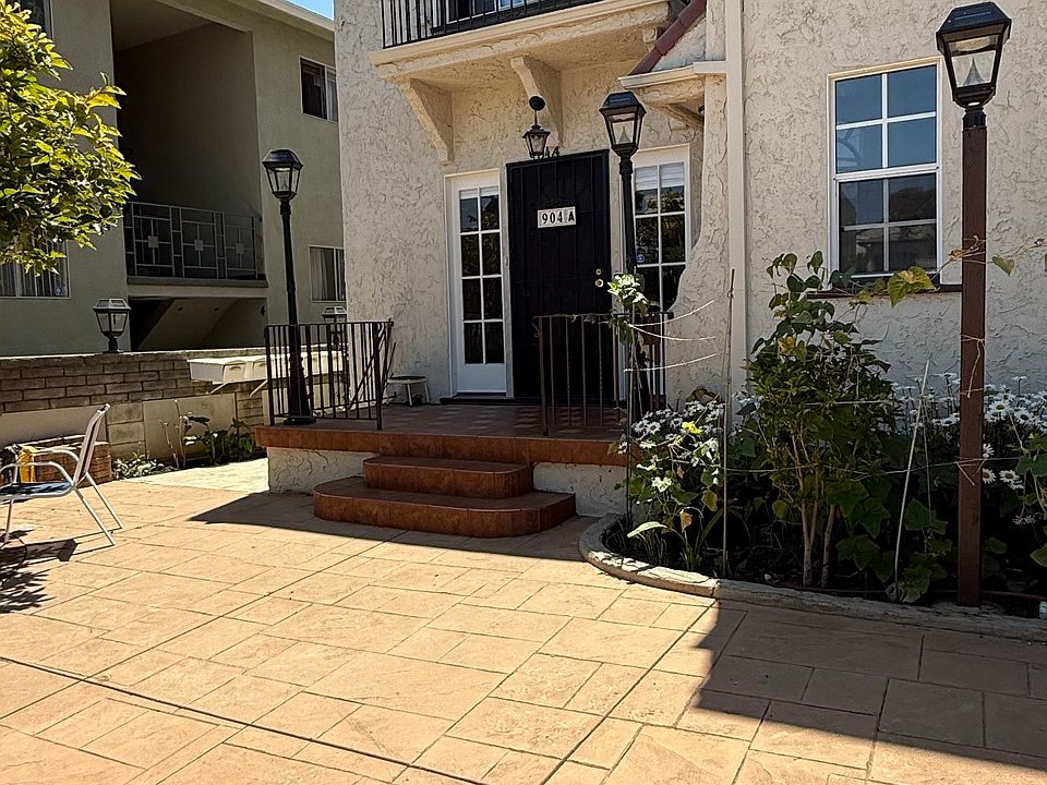 Entrance of the unit 904A.