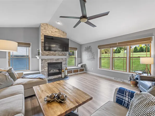 509 Nordic Trail, Mount Horeb, WI 53572