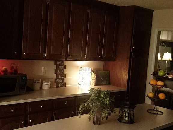 3rd image of 108 Jeremy Dr