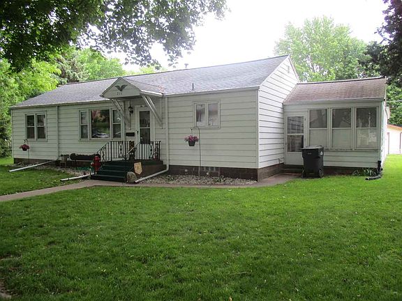 2nd image of 211 Adams Pl