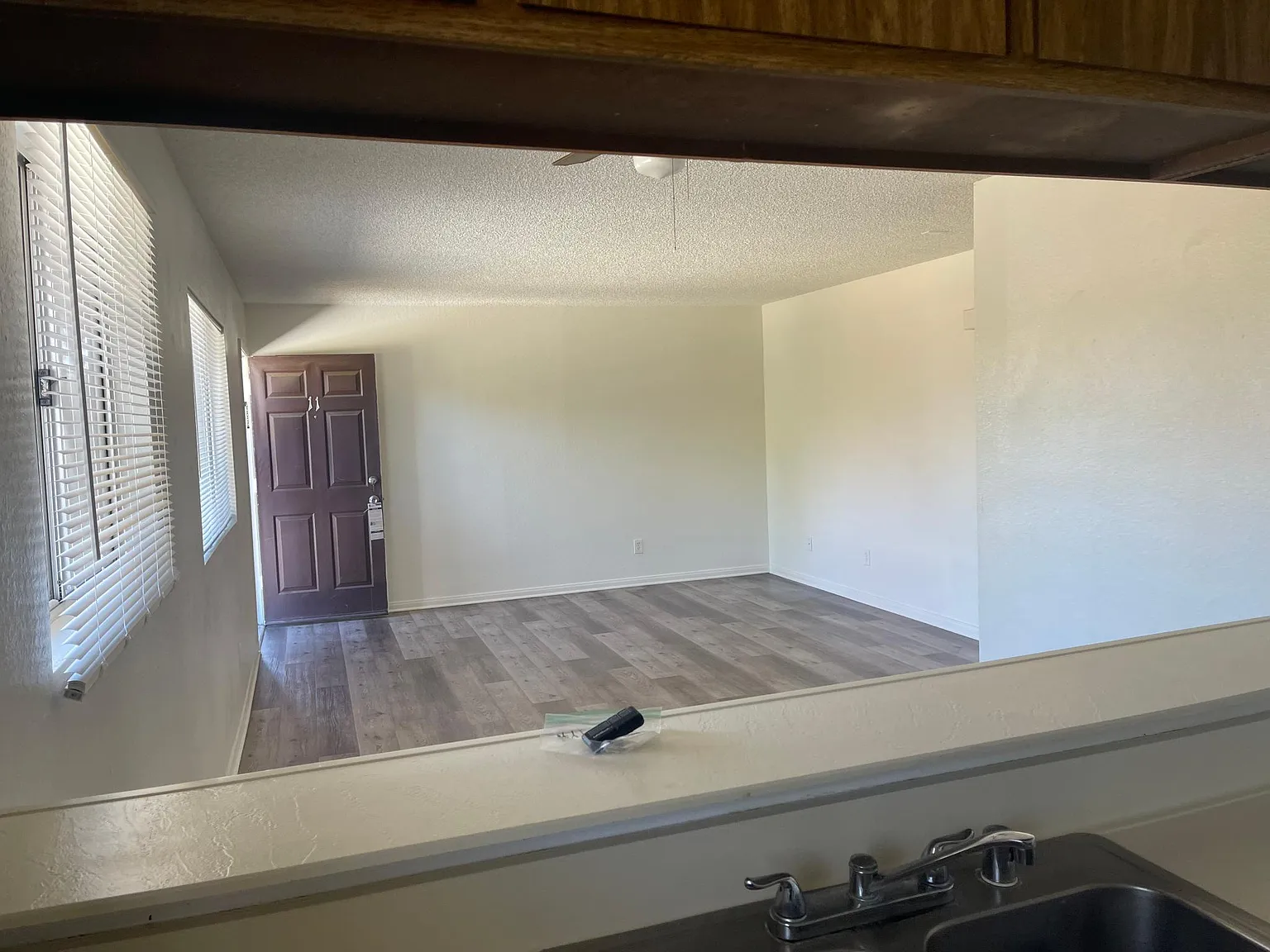 2 bed, 900 sqft, $1,800 — Photo 2