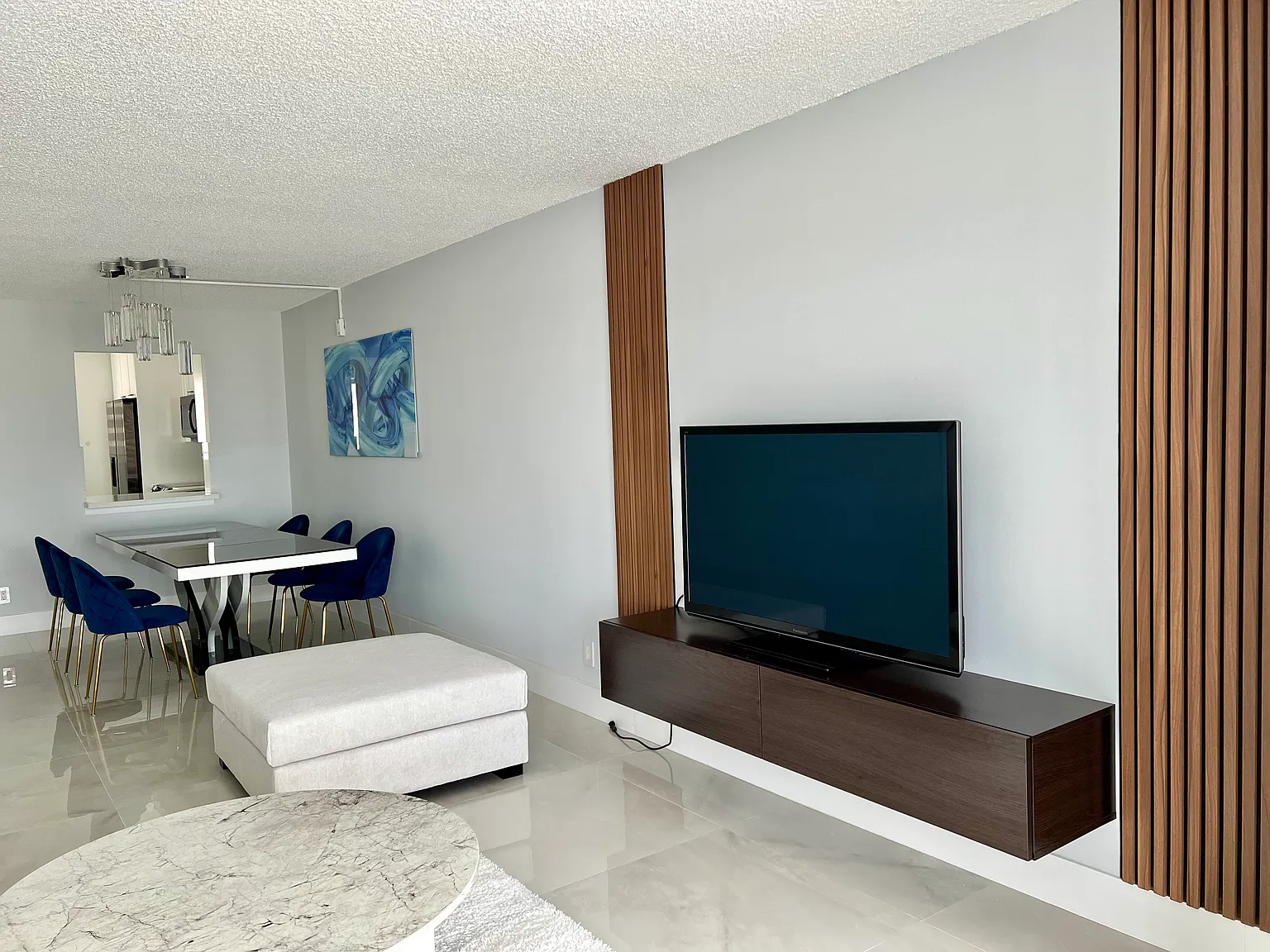 2 bed, 1162 sqft, $2,049 — Photo 3