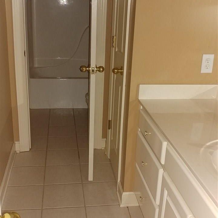 2nd image of 102 Aberdeen Ln