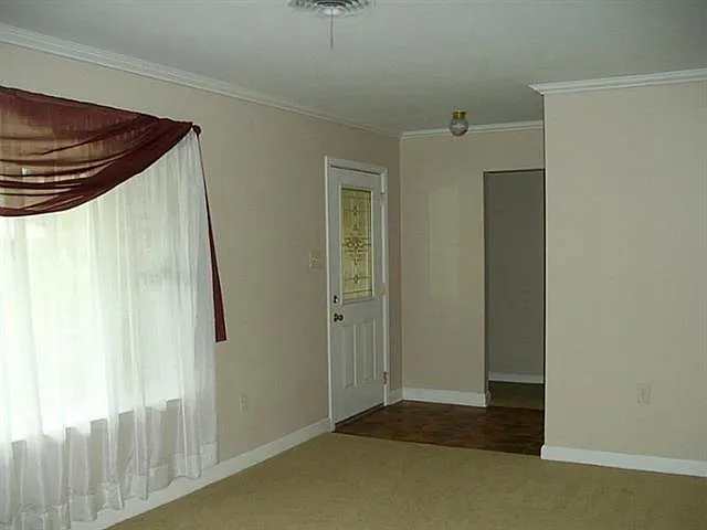 3839 Oxford St — Photo 2