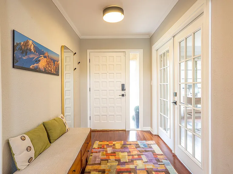2110 Wychwood Dr — Photo 9
