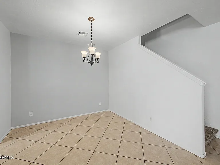 7027 W Lincoln St — Photo 6