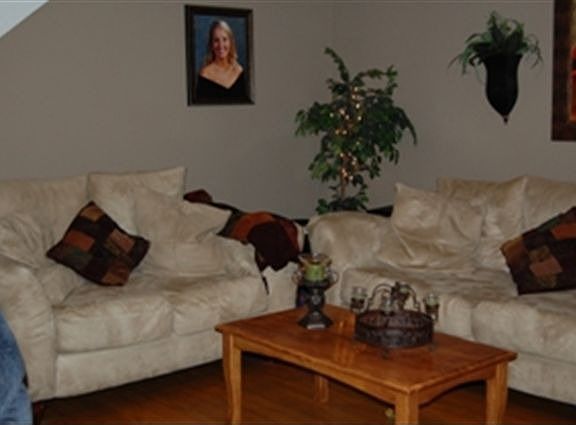 2nd image of 305 E Silver Oak Dr