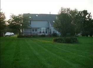 9 Cliffside Dr, Stewartsville, NJ 08886